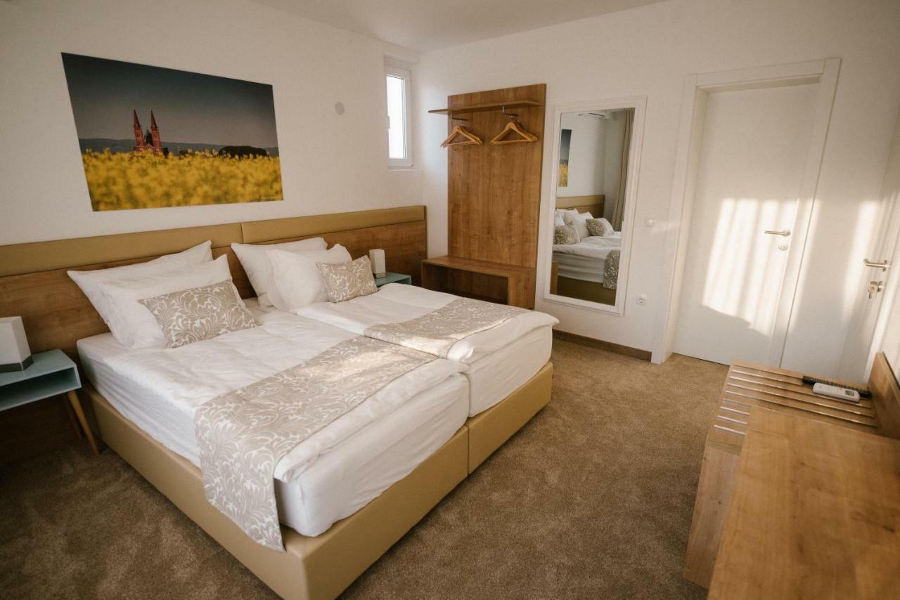 2I Rooms Ðakovo Екстериор снимка